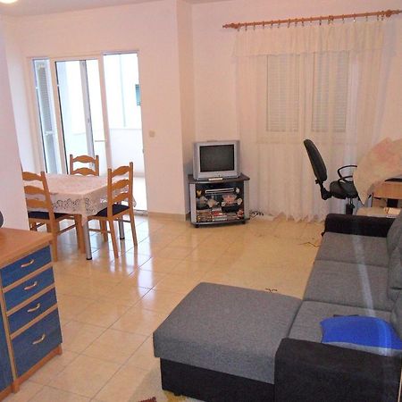 Apartment Kiko Rogoznica  Oda fotoğraf