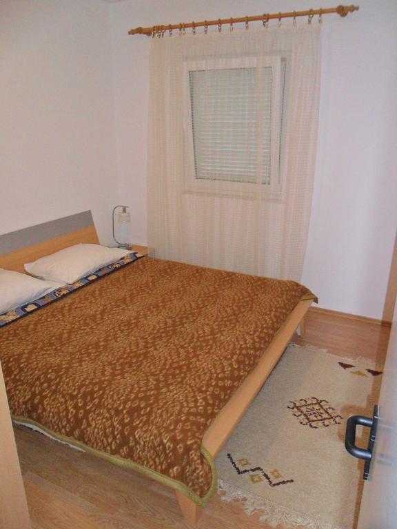 Apartment Kiko Rogoznica  Oda fotoğraf