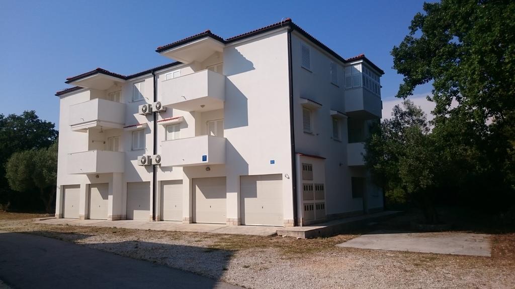 Apartment Kiko Rogoznica  Oda fotoğraf