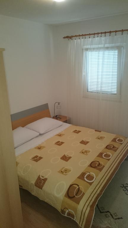 Apartment Kiko Rogoznica  Oda fotoğraf