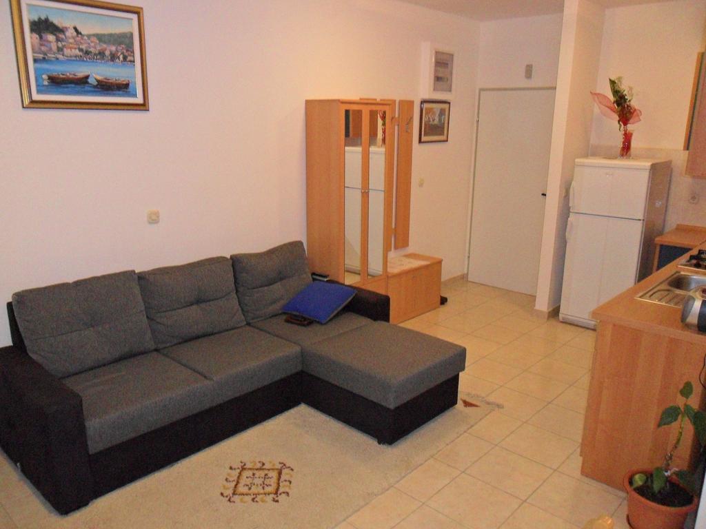 Apartment Kiko Rogoznica  Oda fotoğraf